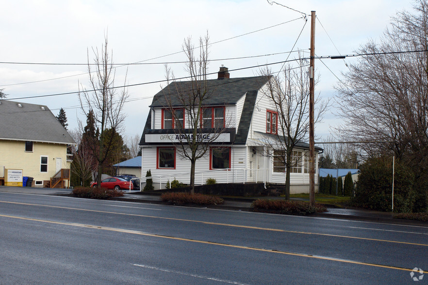 10929 NE Sandy Blvd, Portland, OR for rent - Building Photo - Image 3 of 3