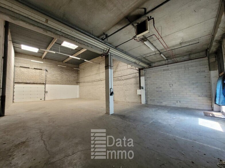 Industrial in Lognes to rent - Building Photo - Image 2 of 11