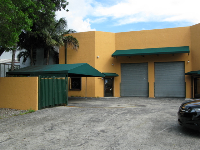 2271-2275 W 77th St, Hialeah, FL for rent - Building Photo - Image 1 of 10