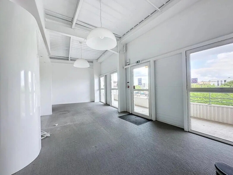 4 Avenue André-Marie Ampère, Colomiers to rent - Building Photo - Image 3 of 10