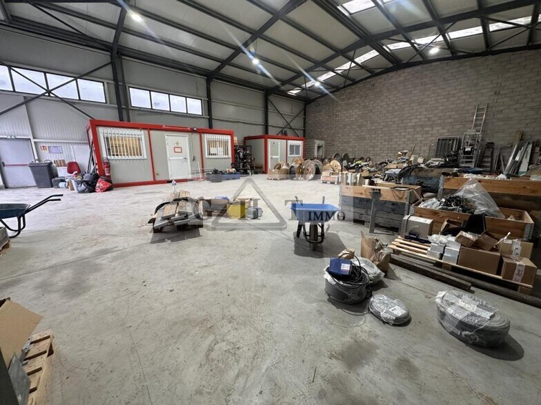 Industrial in Vigneux-sur-Seine to rent - Interior Photo - Image 2 of 2