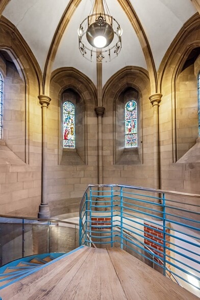 15 Mansfield Pl, Edinburgh to rent - Interior Photo - Image 2 of 4