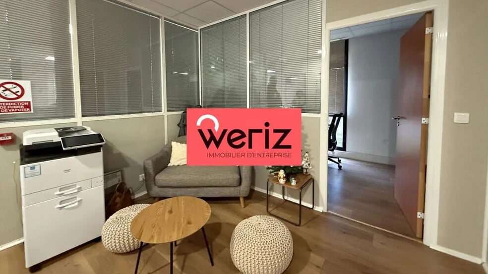 Office in Aix-en-Provence to rent - Building Photo - Image 3 of 8