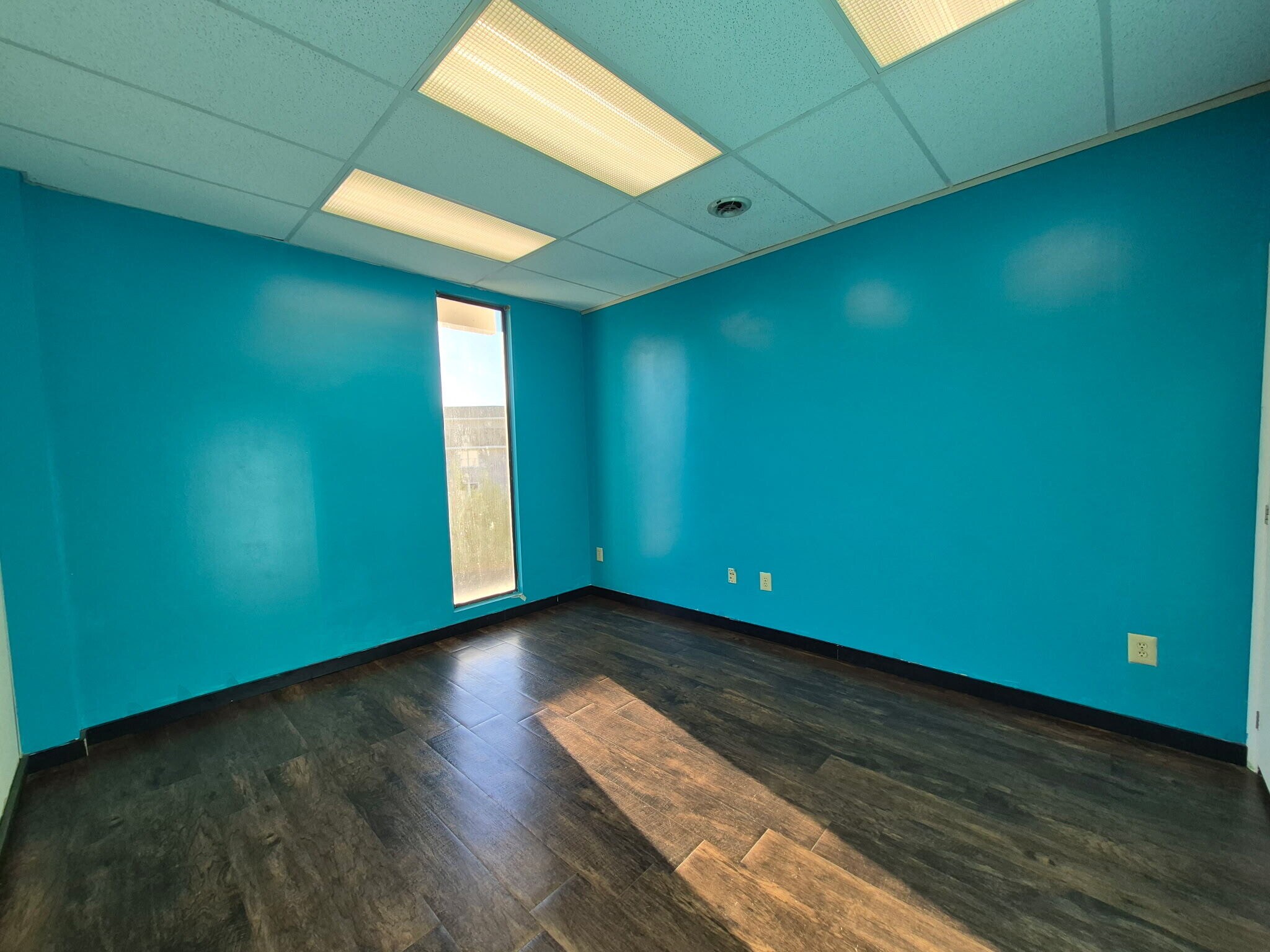 2500 W Broad St, Athens, GA to rent Interior Photo- Image 1 of 4