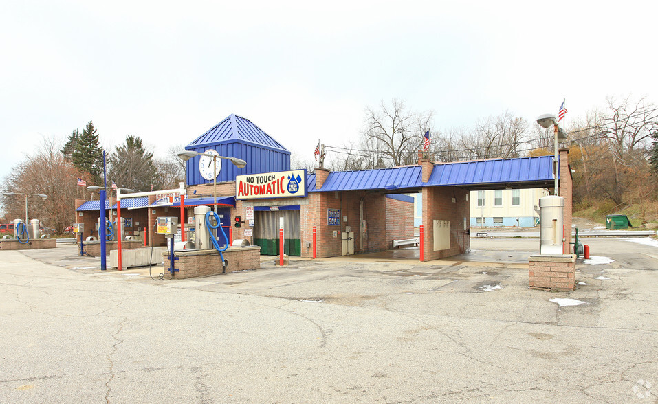 Car Wash Portfolio - 2 Turnkey Locations portfolio of 2 properties for sale on LoopNet.co.uk - Building Photo - Image 2 of 2