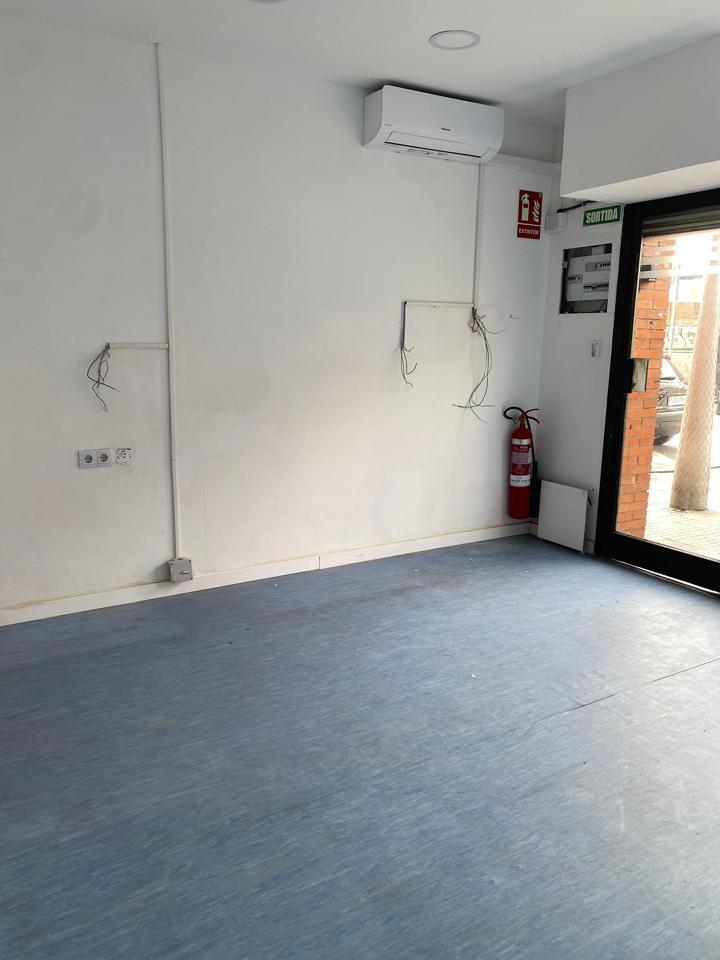 Retail in Sant Feliu de Llobregat, Barcelona to rent Interior Photo- Image 1 of 6