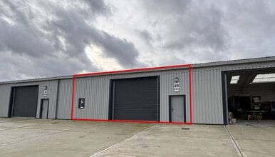 Milnhay Rd, Nottingham to rent Building Photo- Image 1 of 3