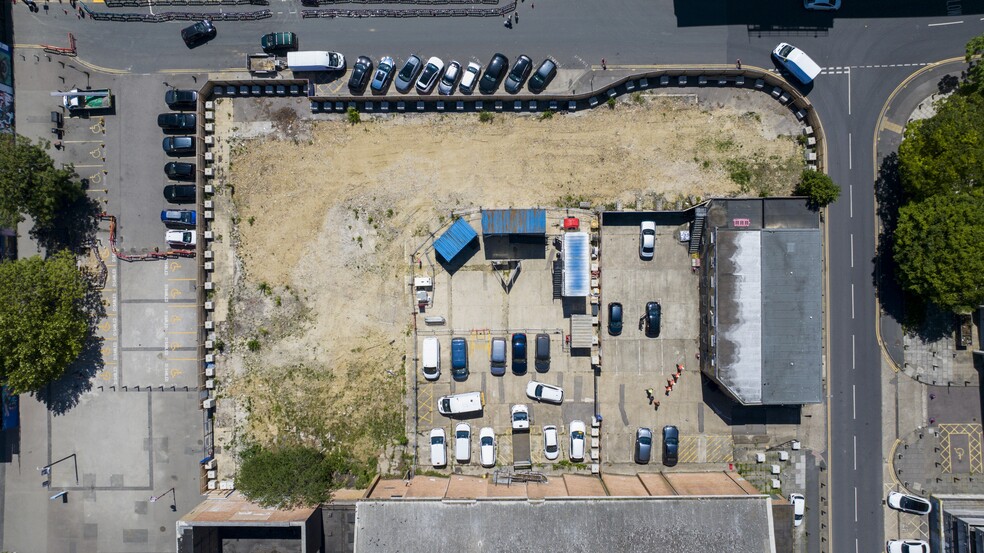 9 Little Grv, Harlow for sale - Building Photo - Image 2 of 5