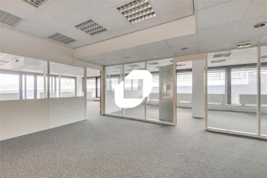 Office in Saint-Cloud to rent - Interior Photo - Image 3 of 17