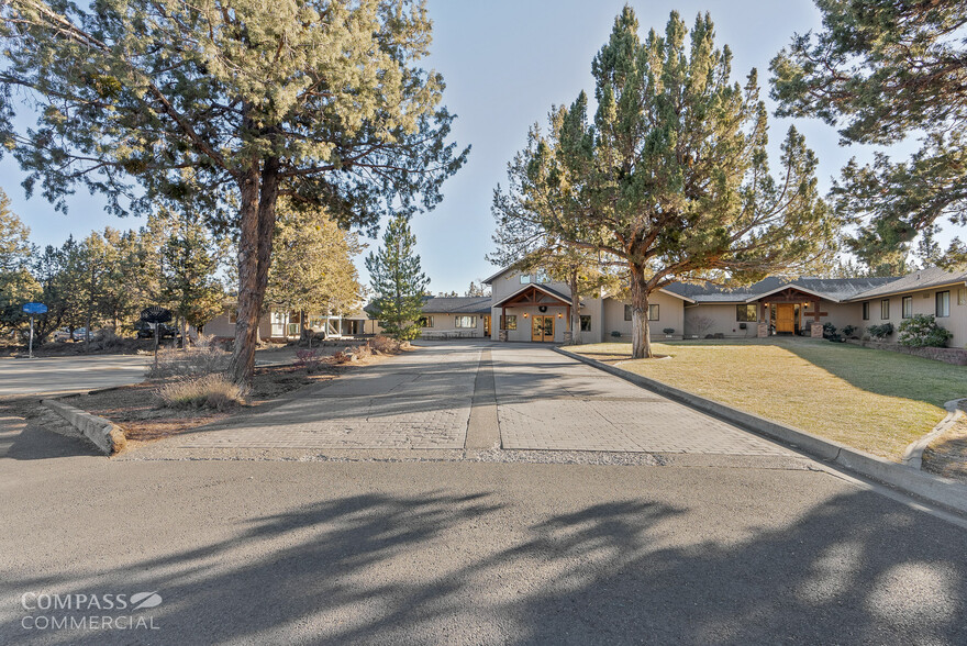 22025 NE Butler Market Rd, Bend, OR for sale - Building Photo - Image 2 of 34