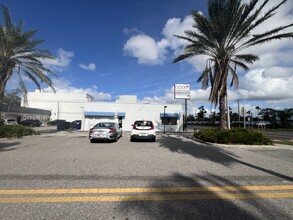 660 S Washington Blvd, Sarasota, FL for rent Building Photo- Image 2 of 9