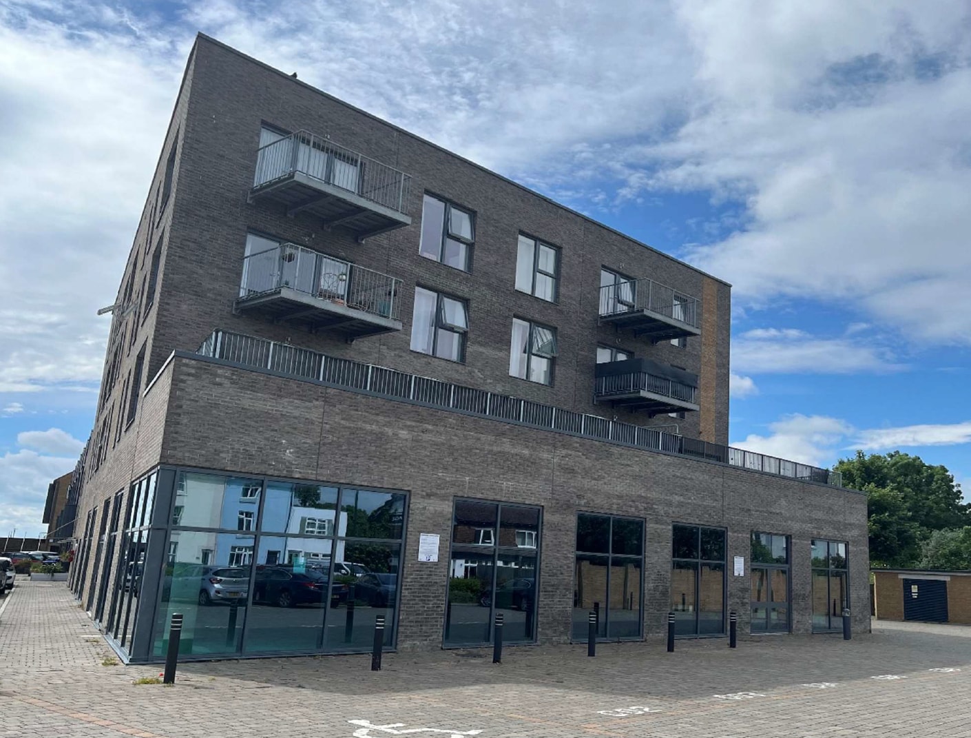 39 Old Shoreham Rd, Shoreham By Sea to rent Primary Photo- Image 1 of 2