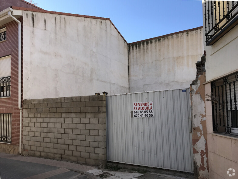 Calle de Valmores, 3, Alovera, Guadalajara for rent - Primary Photo - Image 1 of 1