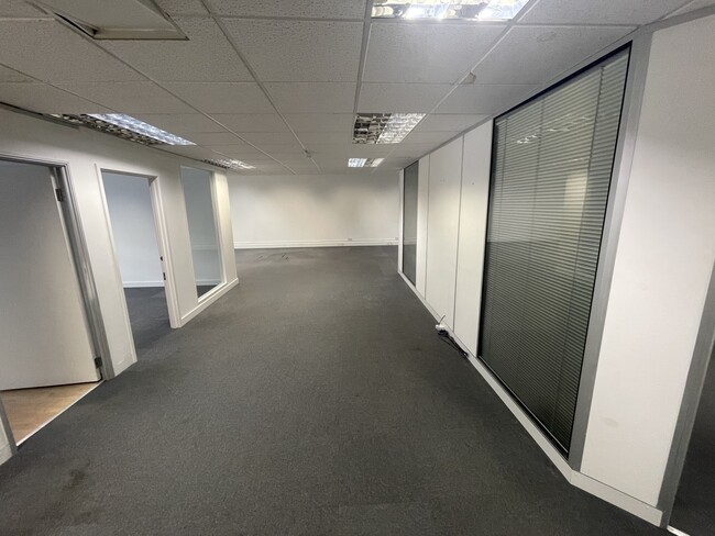 More details for Oakcroft Rd, Chessington - Office to Rent