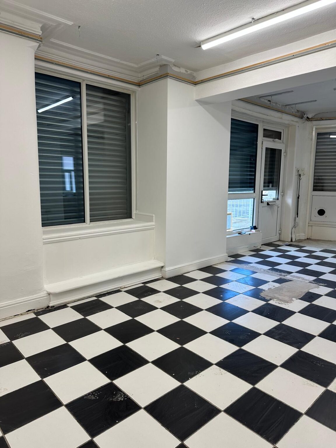 1-3 Highfield Rd, Leeds to rent Interior Photo- Image 1 of 7
