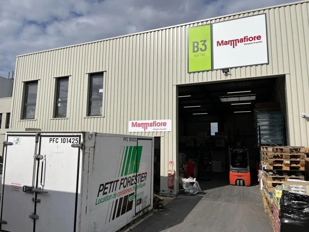 55 Rue Emile Zola, Décines-Charpieu to rent Building Photo- Image 1 of 16