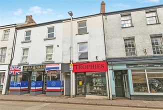 35 Fore St, Cullompton to rent Interior Photo- Image 1 of 3