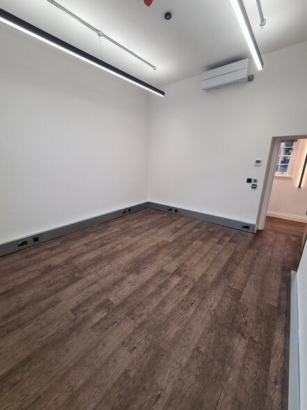 Office 1 Endeavour House 2 Twisleton Court, Dartford to rent - Interior Photo - Image 2 of 6