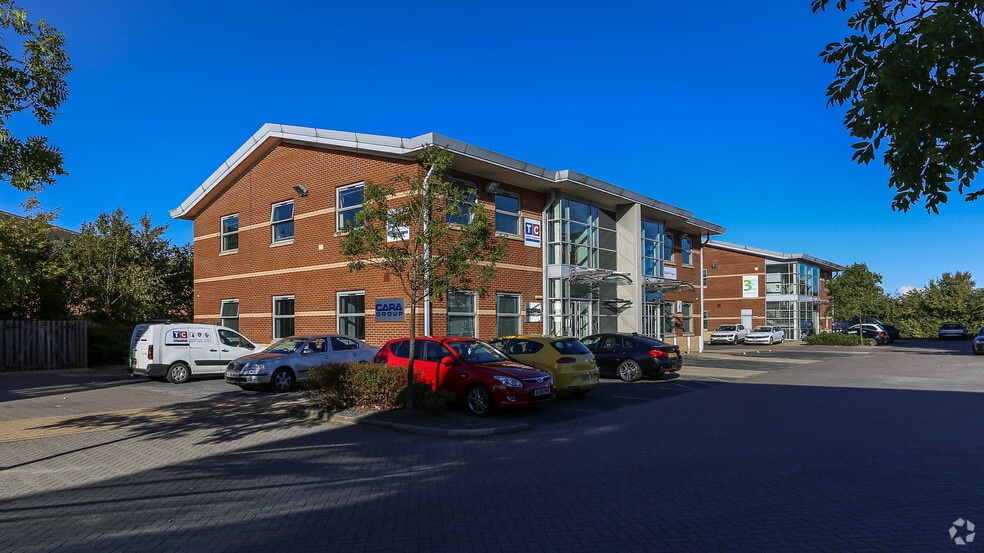 Calder Clos, Wakefield to rent - Building Photo - Image 2 of 3