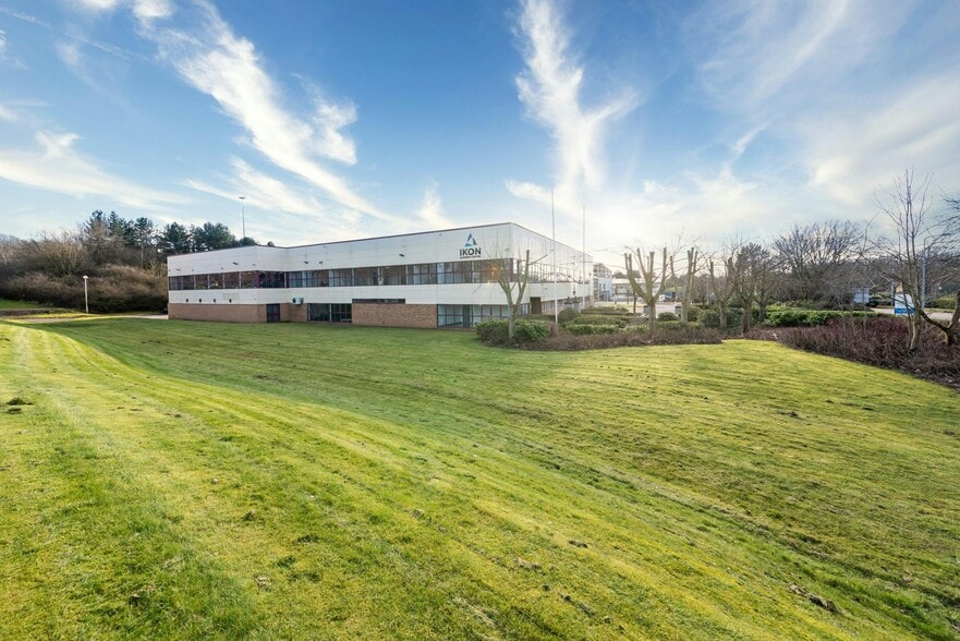 Tudor Rd, Runcorn to rent - Building Photo - Image 3 of 15