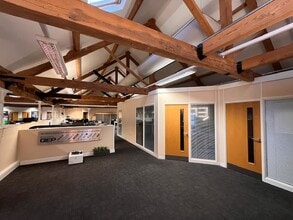 Wetmore Rd, Burton On Trent to rent Interior Photo- Image 2 of 3