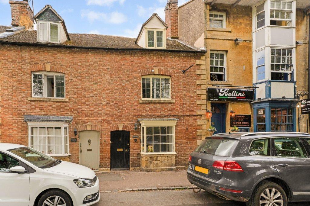 High St, Moreton In Marsh to rent Building Photo- Image 1 of 8