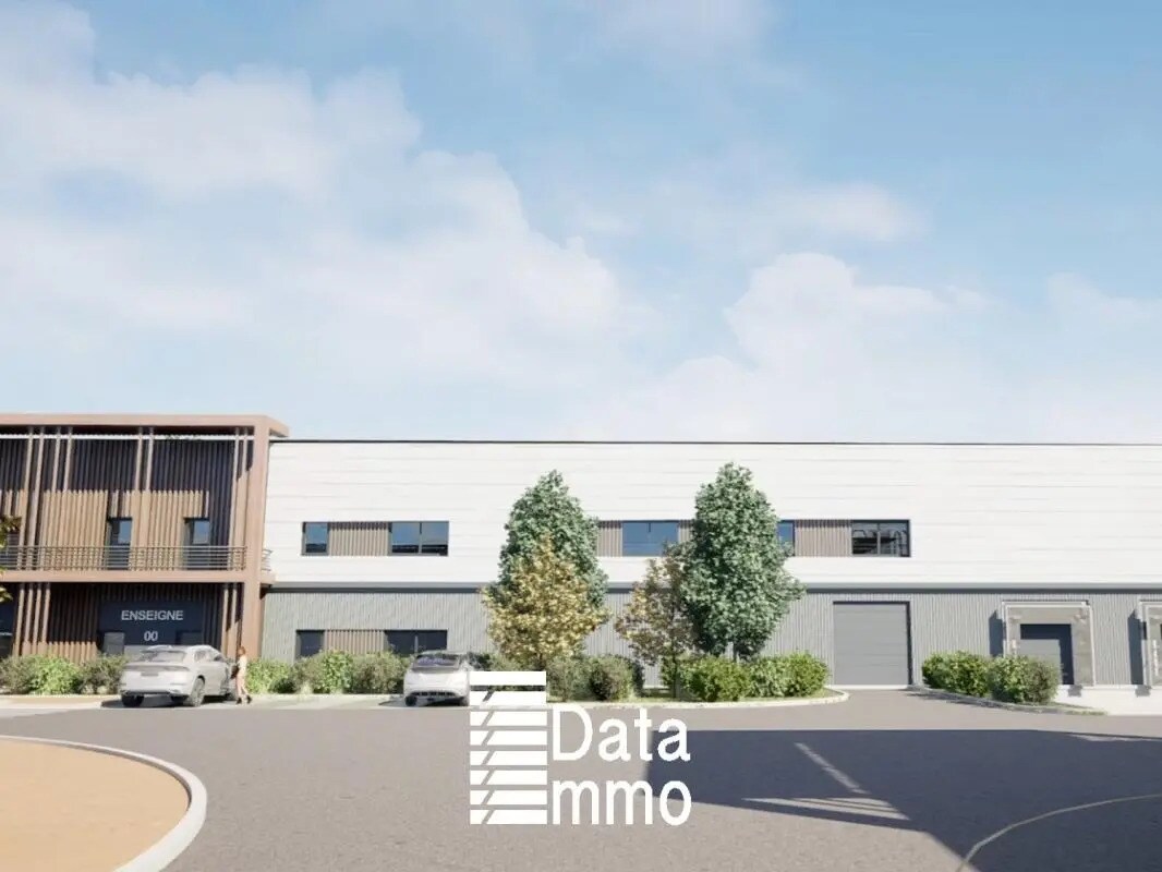 Industrial in Croissy-Beaubourg for sale Building Photo- Image 1 of 4