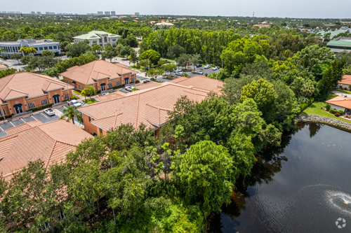 9410 Fountain Medical Ct, Bonita Springs, FL for rent - Building Photo - Image 3 of 10