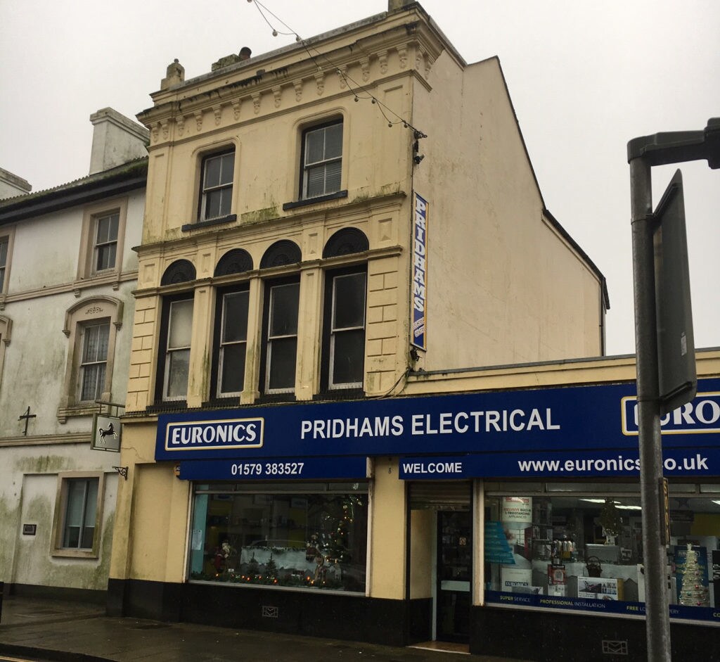 14 Fore St, Callington for sale Primary Photo- Image 1 of 1