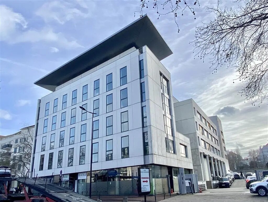 Office in Rueil-Malmaison for sale Building Photo- Image 1 of 10