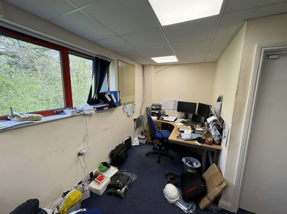 Claylands Rd, Bishops Waltham to rent Interior Photo- Image 1 of 9