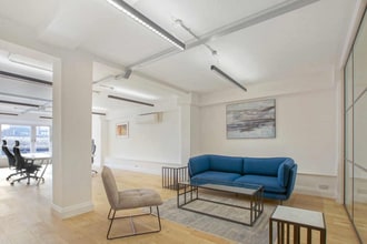 12 Greenhills Rents, London to rent Interior Photo- Image 2 of 5