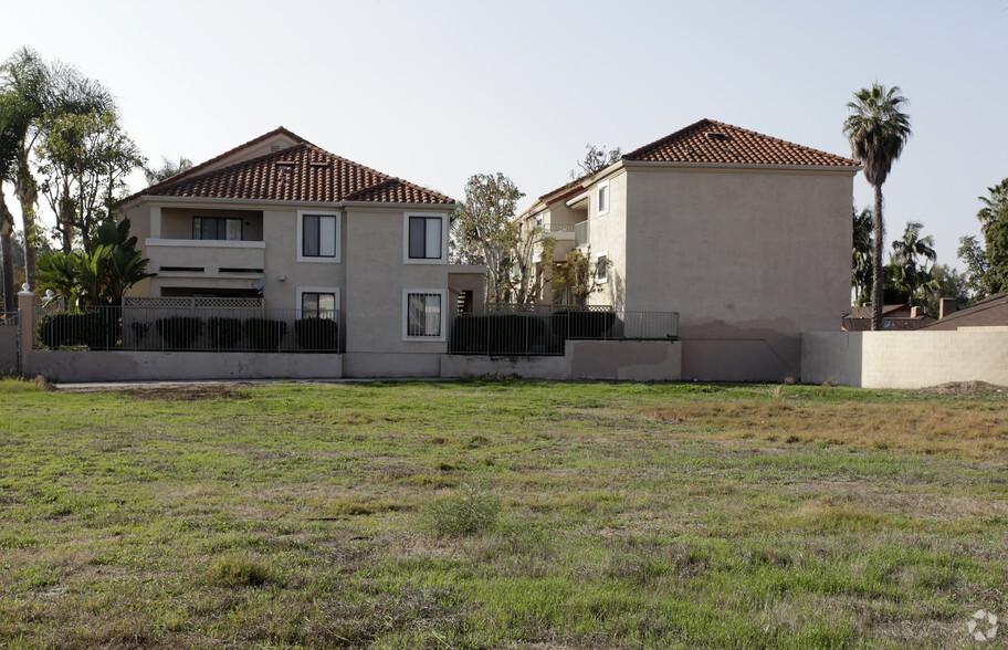 2702 N Bristol St, Santa Ana, CA for rent - Building Photo - Image 3 of 4