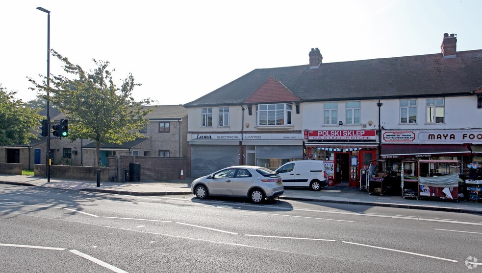 360 Staines Rd, Hounslow to rent - Building Photo - Image 2 of 7