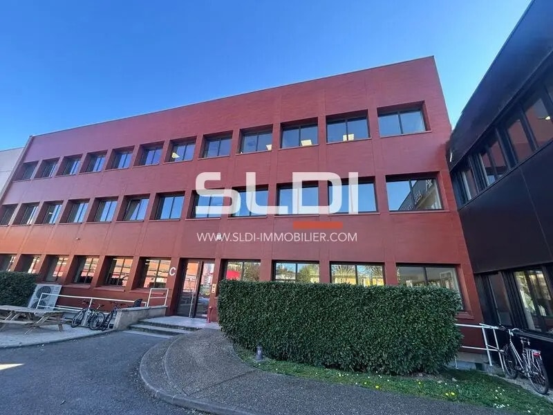 Location Bureaux 370 m² - Photo 1