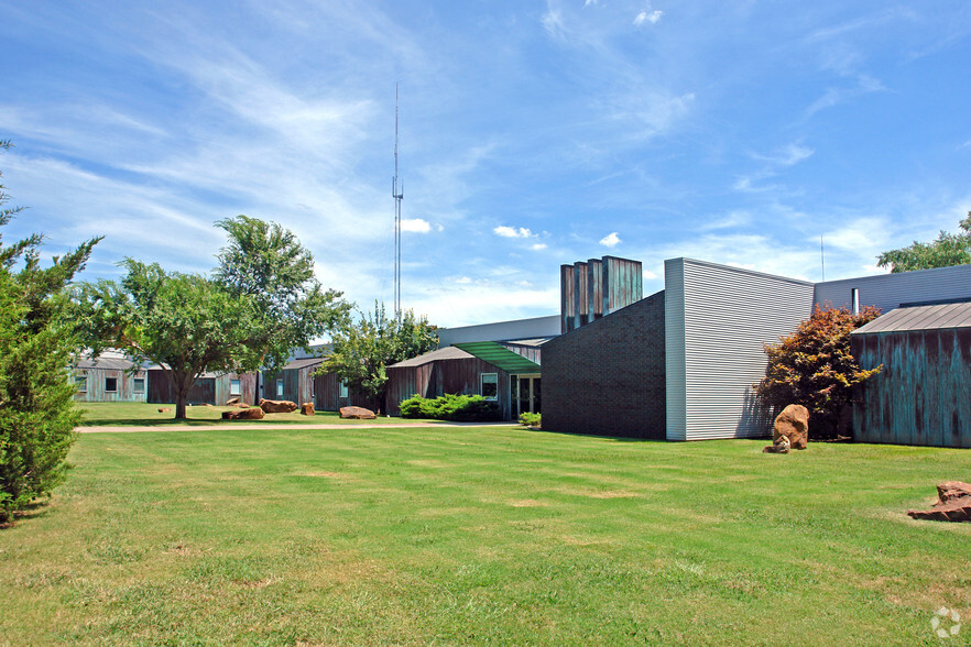 700 Cedar Lake Blvd, Oklahoma City, OK for rent - Primary Photo - Image 1 of 3