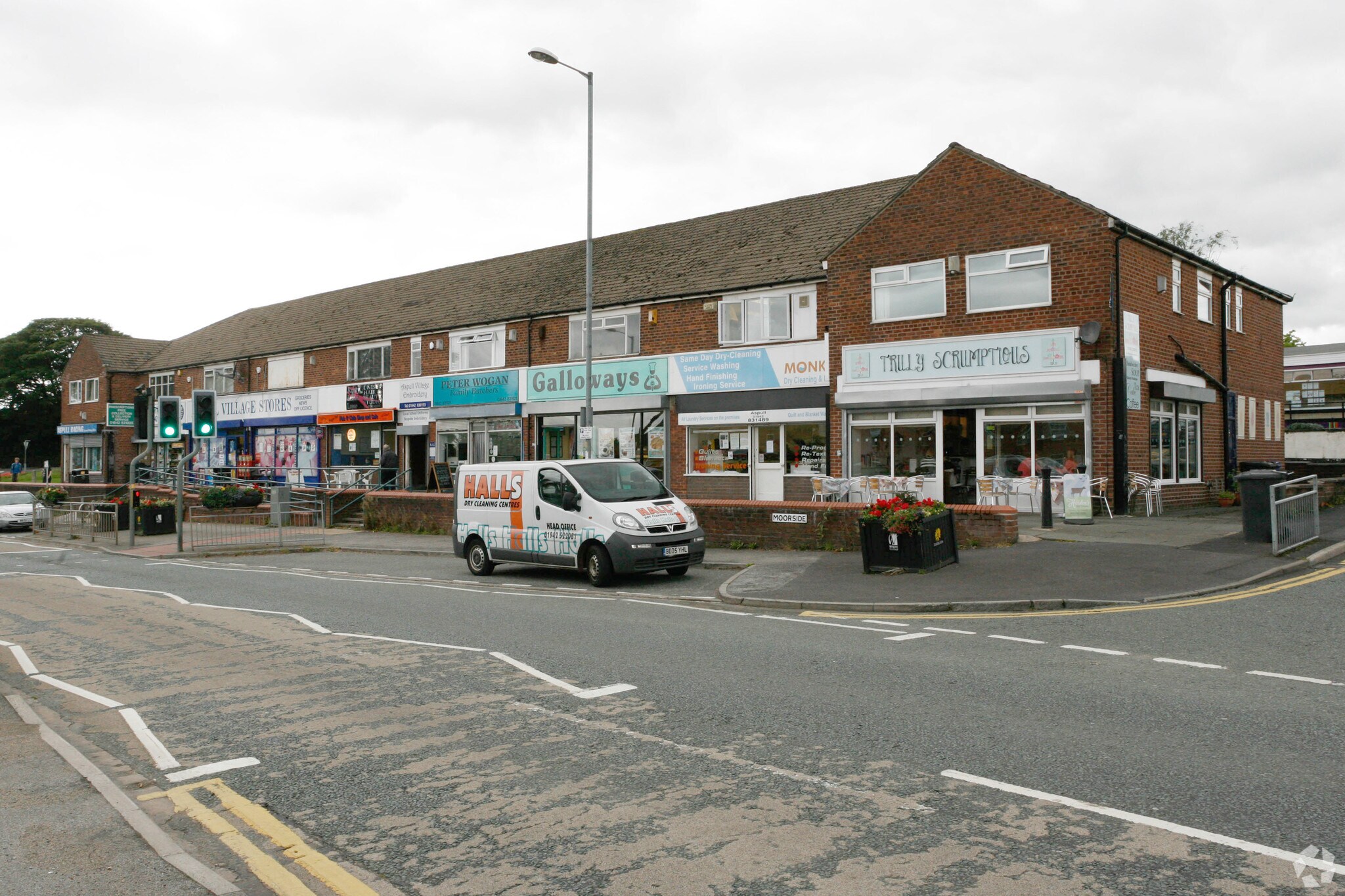 2-24 Moorside, Wigan for sale Primary Photo- Image 1 of 1