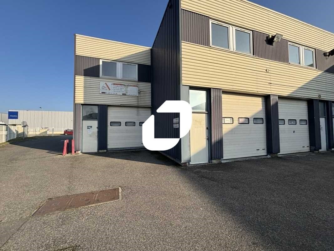 Light Industrial in Villabé to rent Building Photo- Image 1 of 13