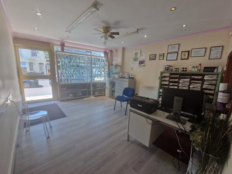 484 Katherine Rd, London for sale - Building Photo - Image 2 of 10