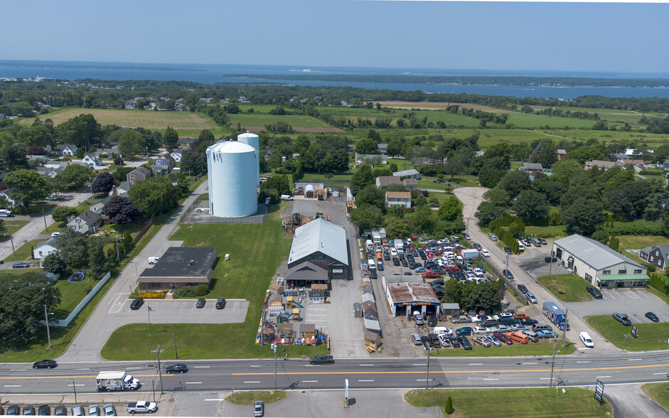 1960 E Main Rd, Portsmouth, RI for sale - Building Photo - Image 1 of 35