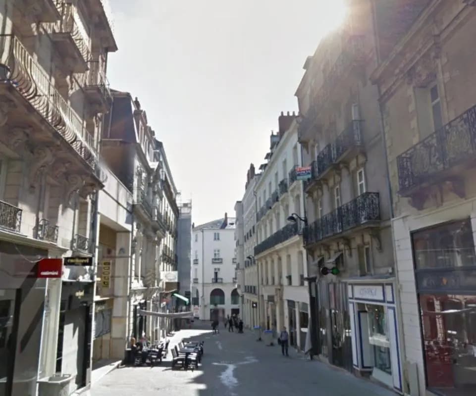 Retail in Nantes to rent Building Photo- Image 1 of 11