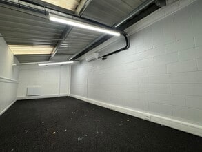 861-874 Plymouth Rd, Slough to rent Interior Photo- Image 2 of 4
