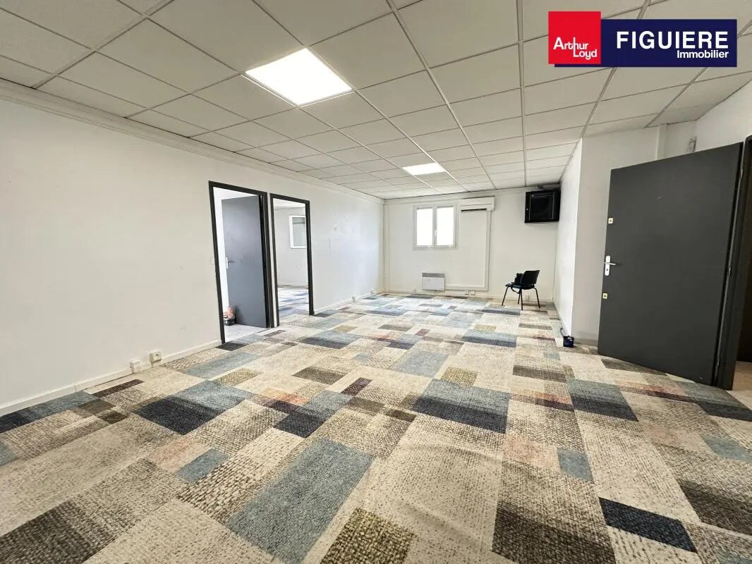 Office in Éguilles to rent Interior Photo- Image 1 of 6