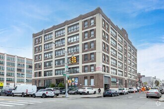 47-09 30th St, Long Island City, NY for rent Primary Photo- Image 1 of 22