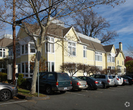 130 Mason St, Greenwich, CT for rent Primary Photo- Image 1 of 4