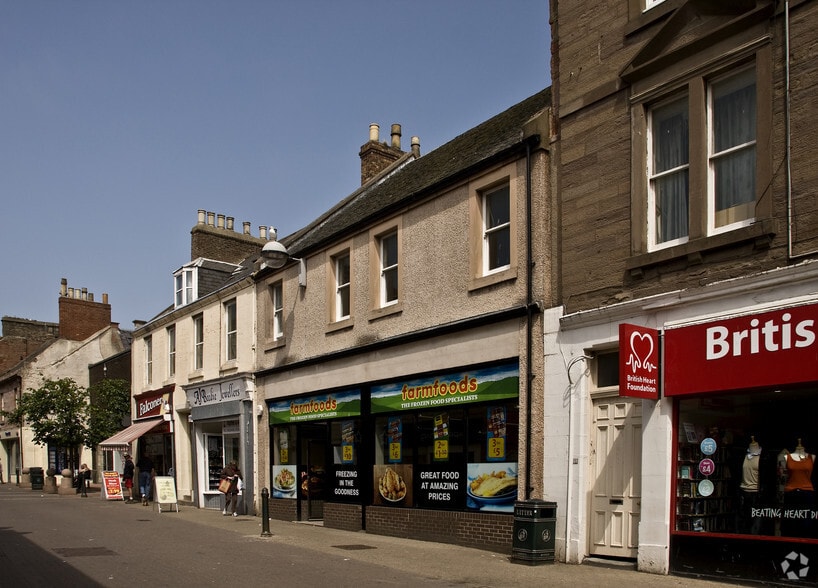 183-189 High St, Arbroath to rent - Primary Photo - Image 1 of 4