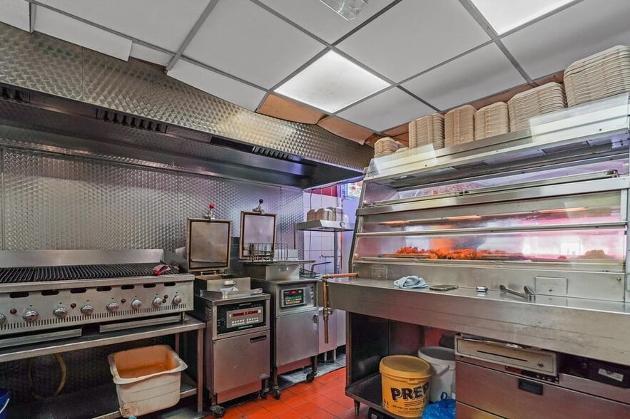 388C Old Kent Rd, London for sale - Building Photo - Image 3 of 12