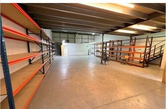 Varley St, Manchester to rent Interior Photo- Image 2 of 20