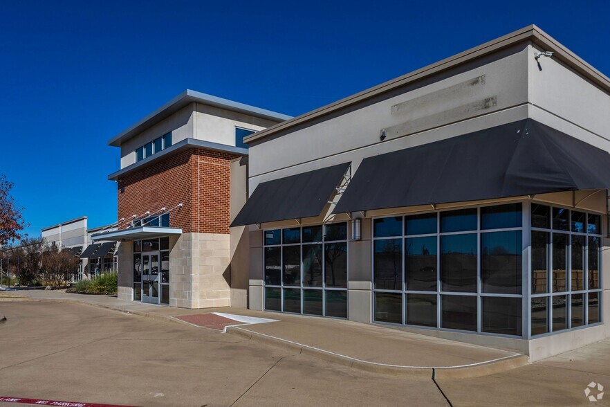 3920 W Wheatland Rd, Dallas, TX for rent - Building Photo - Image 3 of 5