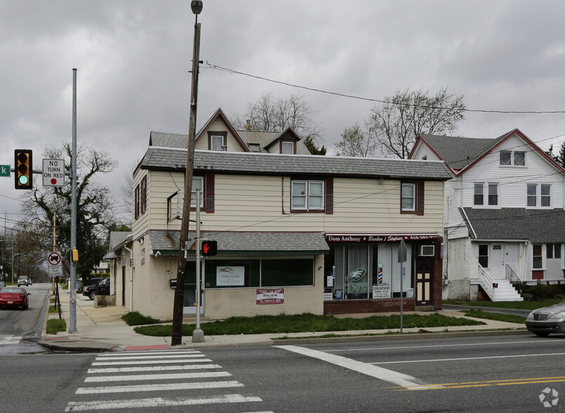 2 N Chester Pike, Glenolden, PA for rent - Building Photo - Image 3 of 3